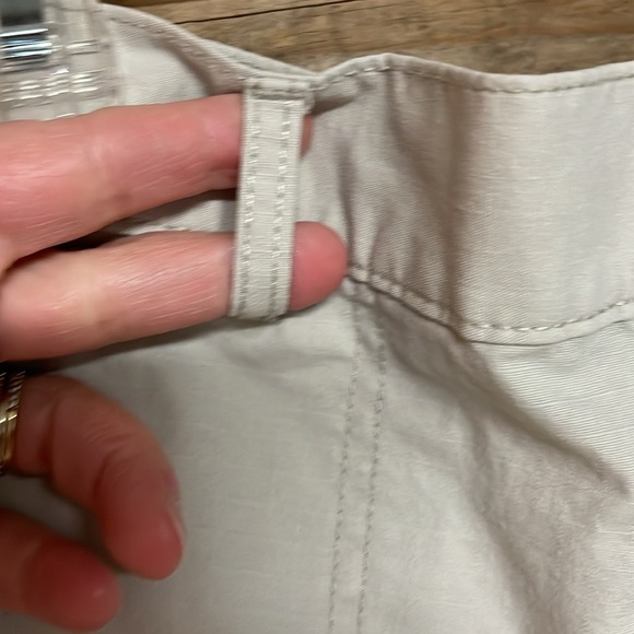 Eddie Bauer size 12 Tan High Waisted 5” Chino Shorts with Pork Chop Pockets - Picture 6 of 11